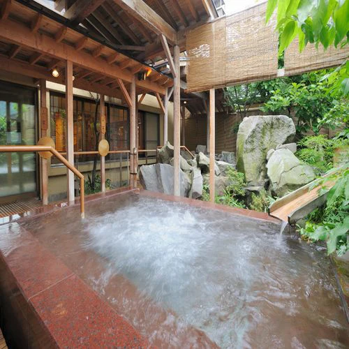 Yuzawa Grand Hotel room with an open-air bath (provided by Rakuten Travel)